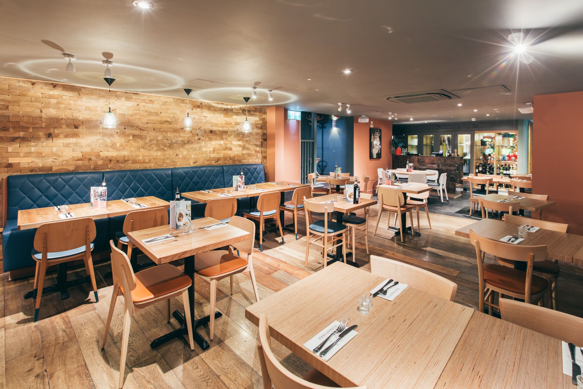 web__ask-italian-oxford-2019__CLP_9383 